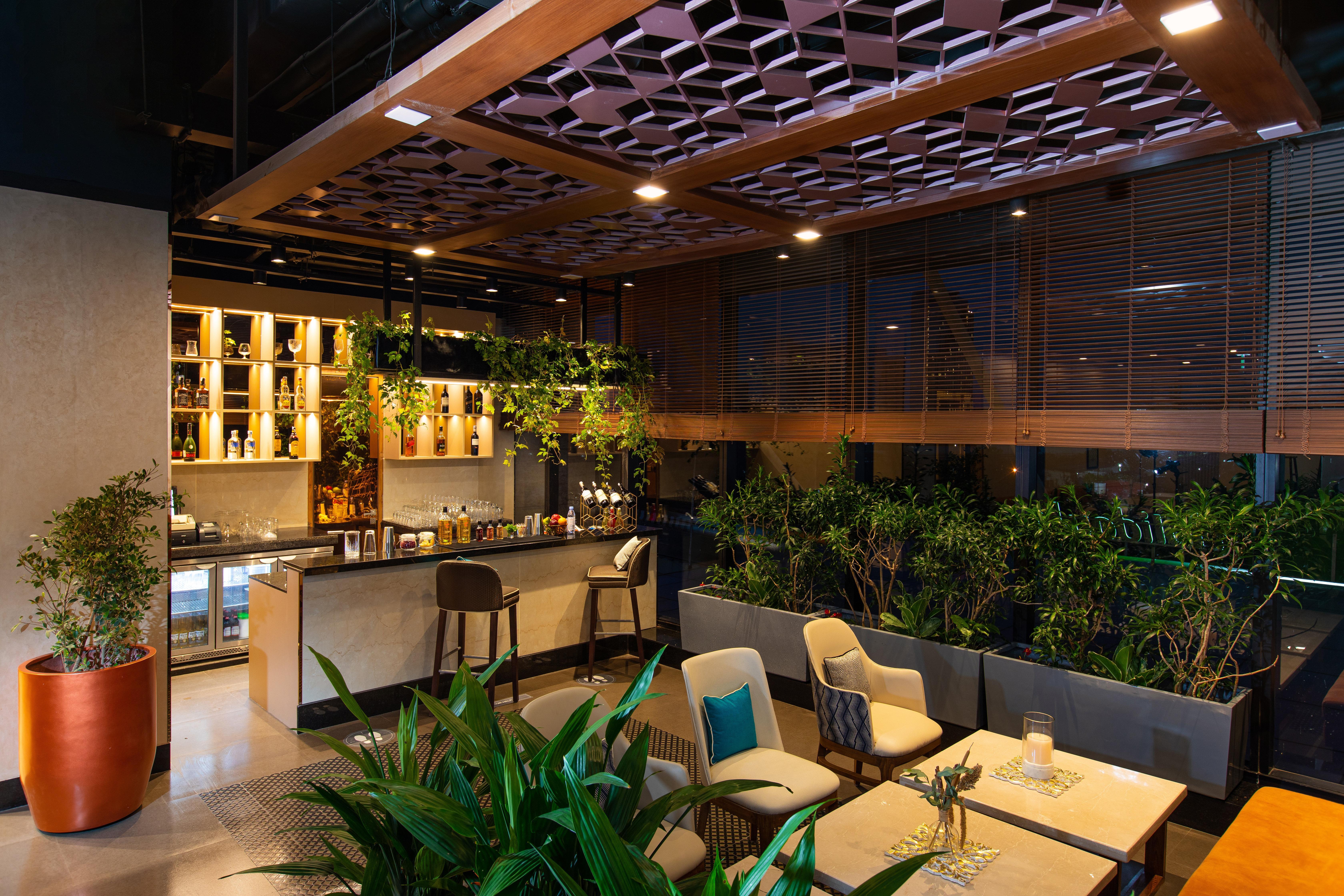 홀리데이 인 벵갈루루 레이스코스 호텔 외부 사진 The lounge at the airport