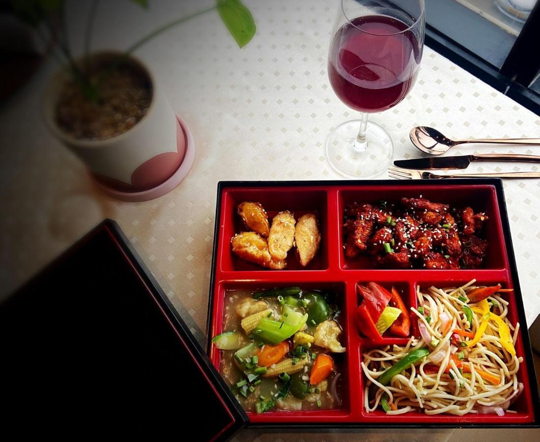 홀리데이 인 벵갈루루 레이스코스 호텔 외부 사진 A vegetarian bento