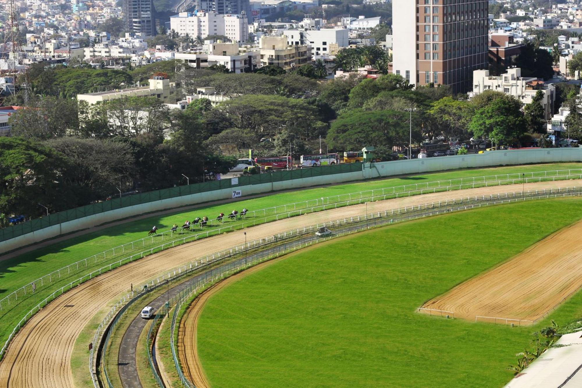 홀리데이 인 벵갈루루 레이스코스 호텔 외부 사진 Santa Anita Park